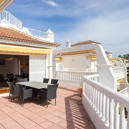 Prime Penthouse Rosaleda アパート *