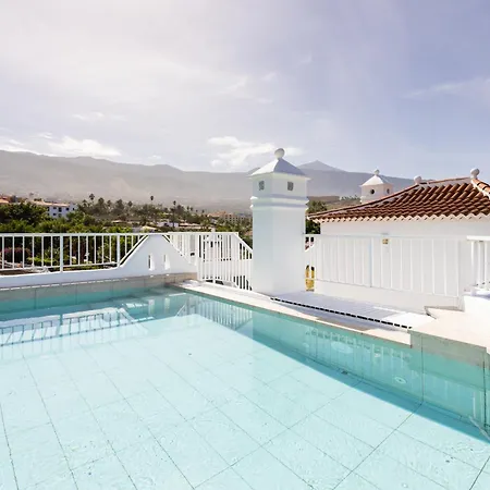 Prime Penthouse Rosaleda アパート *