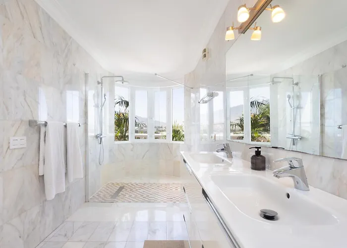 Prime Penthouse Rosaleda Apartment