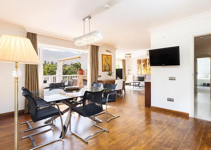 Prime Penthouse Rosaleda Apartment